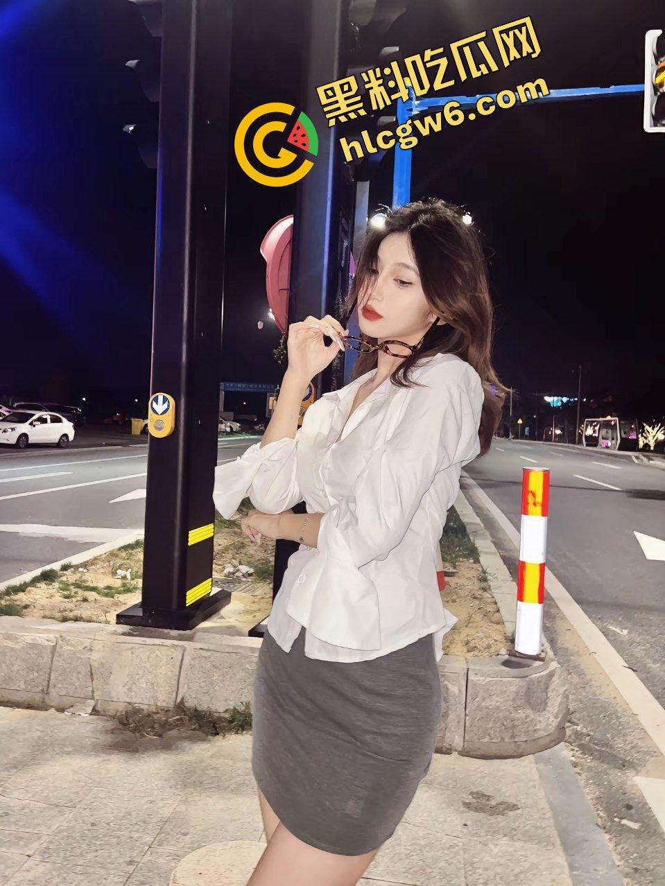 辽宁凤城肉感炮架风骚反差骚鸡『唐紫瑜』与啤酒肚大哥激情口交 内裤直插爆怼骚逼！原创独家流出！  第6张