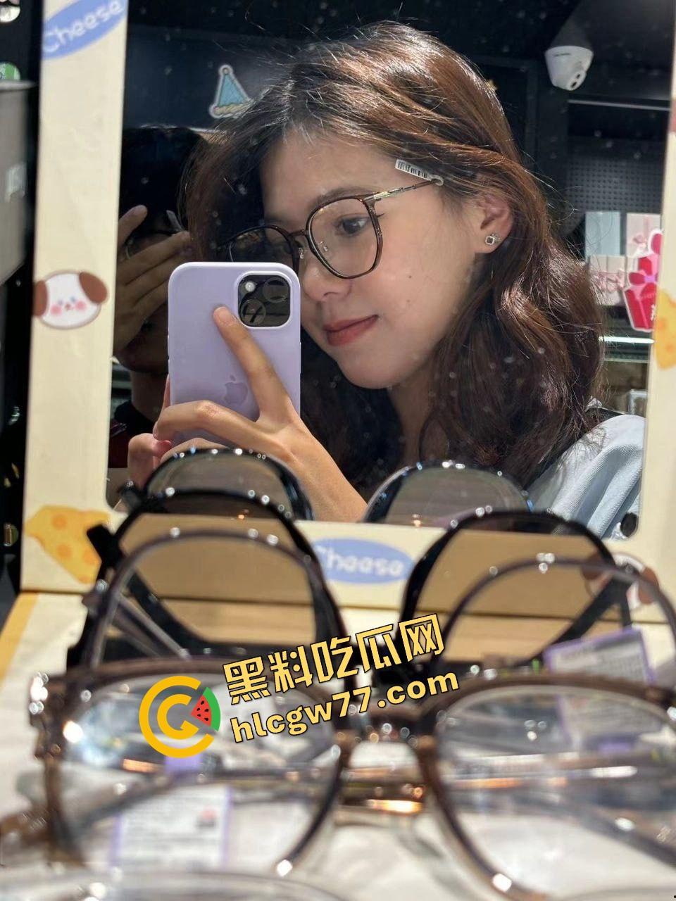 世界上最大的背刺，成都女孩【周然】手机借闺蜜打游戏，结果闺蜜偷看到她大量私密，友谊当场粉碎！  第2张