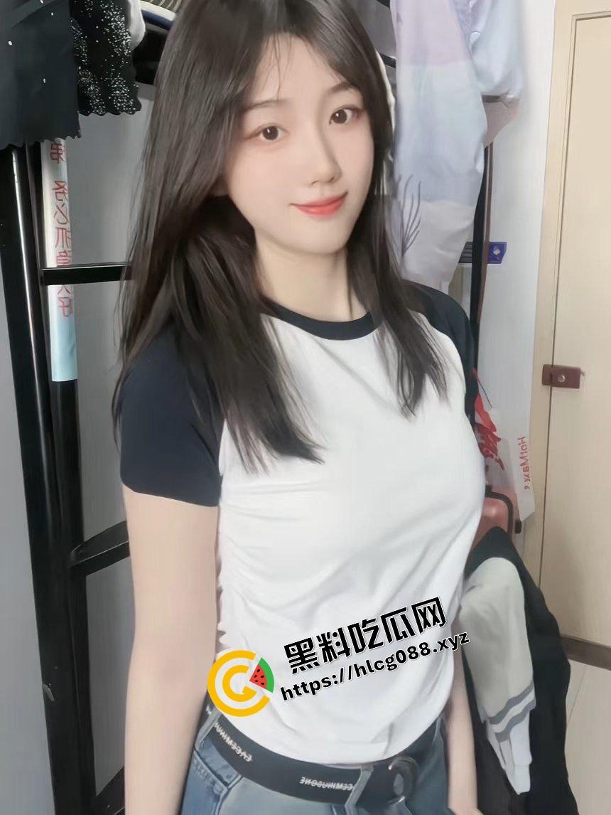 北京舞蹈学院骚母狗【肖婷】细枝挂硕果 在宿舍里脱衣练习舞蹈，露奶节拍卡点舞新奇养眼！  第1张