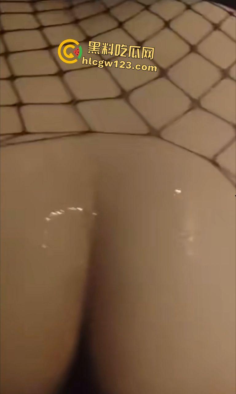 贵州大学辅导员【王晓】约炮BBW大肥猪，清爽外表藏不住色心的狂躁，要泄泄火呀！  第8张