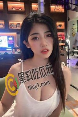 网传人气博主 王语瞳 被金主调教完成任务 餐厅内超大尺度脱衣露出！公众场合拍内裤流出  第7张