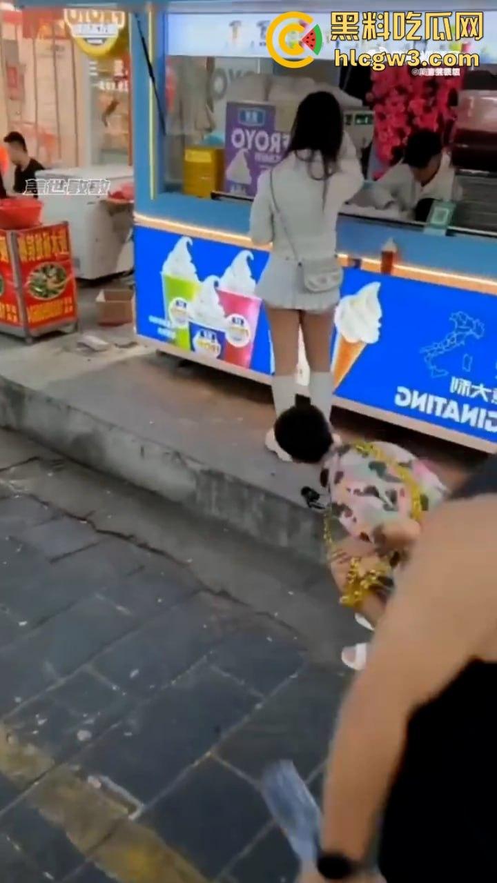 快手网红【祁天道】三亚户外直播 街边用竹签捅少女屁股 因诈骗入狱3年 出狱后毫无底线直播  第9张