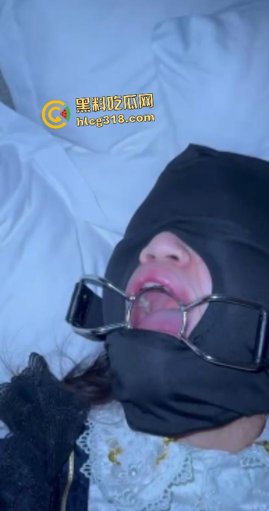 杭州萝莉出轨约炮！骚穴被情人灌醉内射，嘴巴用器具打开，大腿画“正”字，这是标记被操了多少次？  第5张