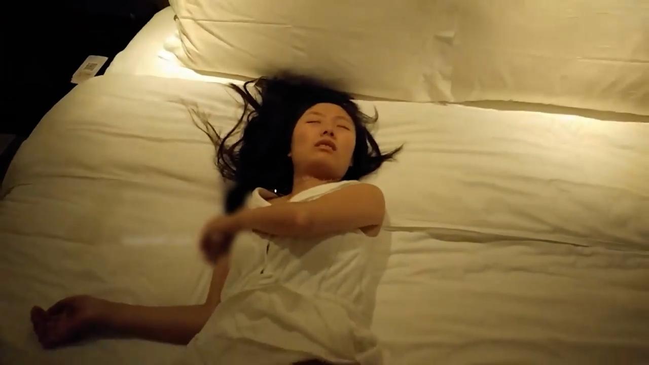 真实迷奸！老广一顿火锅拿下楼下小妹 酒店开房无限内射 羞耻pose还录像  第1张