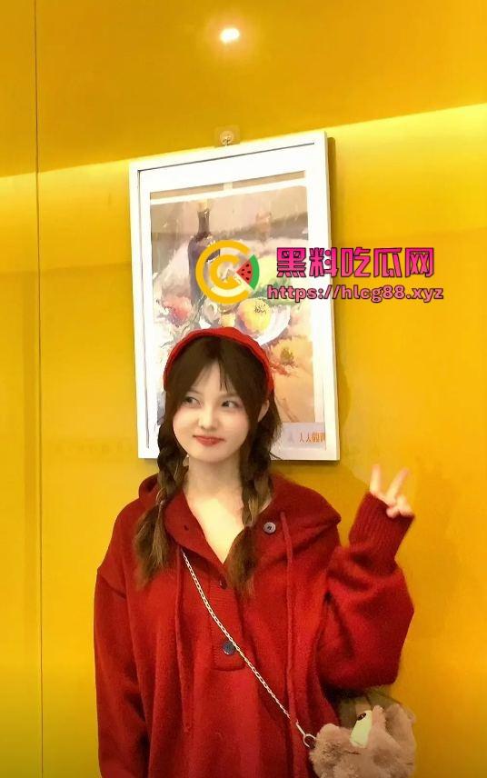 长沙前任『王馨熙』骚料投稿，湖南师大汉语言文学大二母狗，颜射口爆开后门贼紧，分手前偷操舍友被抓奸！  第3张