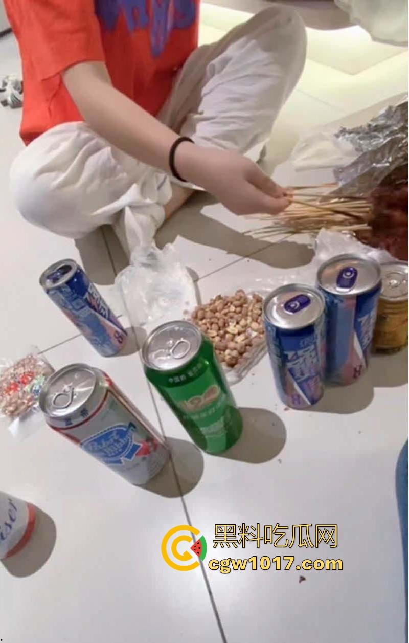 海角乱伦！侄女让我来学校找她，放的最开的一次，酒店无套猛操内射，事后回想起来再撸管一次！  第6张