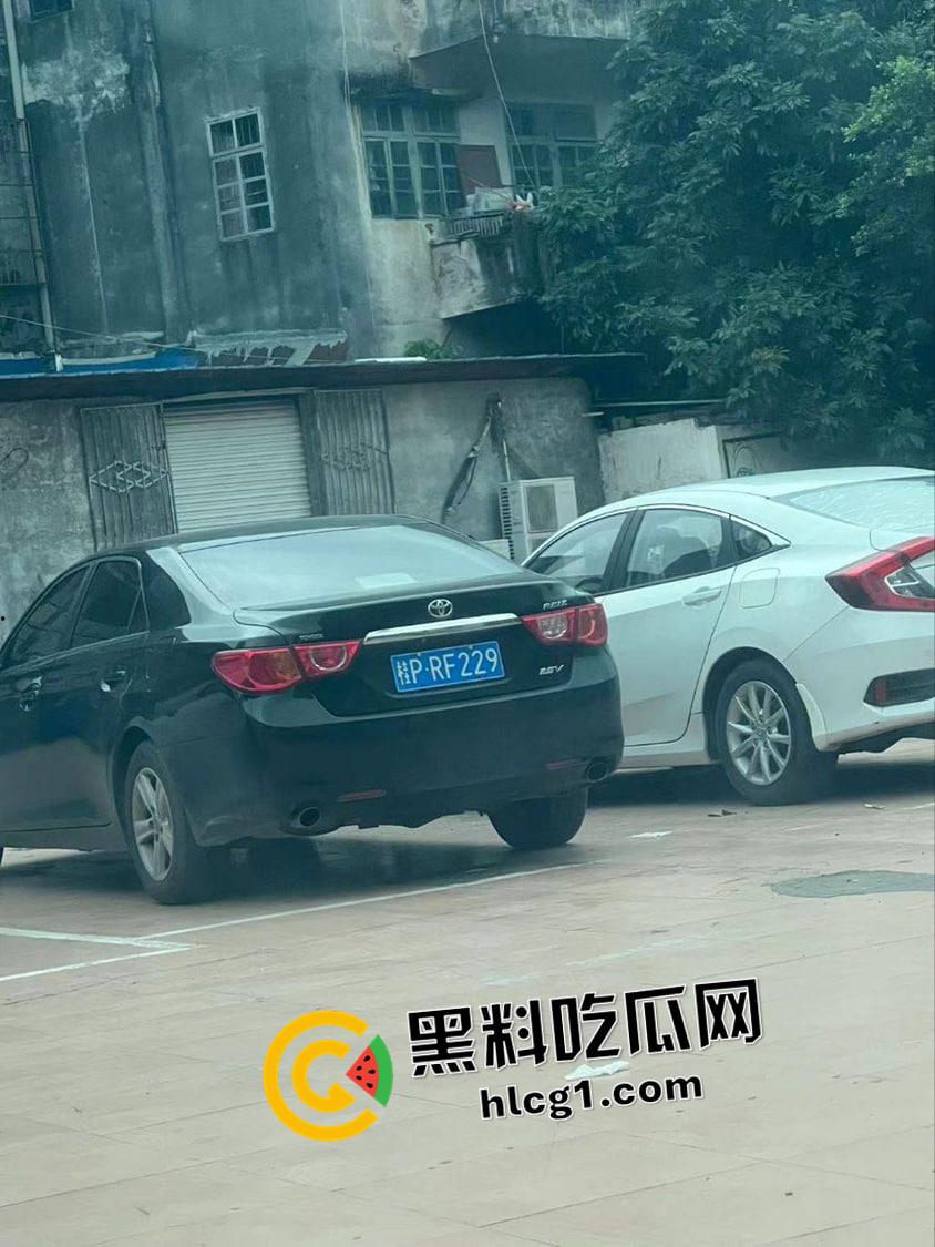 防城港大瓜！出轨小六岁小三被上门捉奸 打的头破血流还一脸不服  第2张