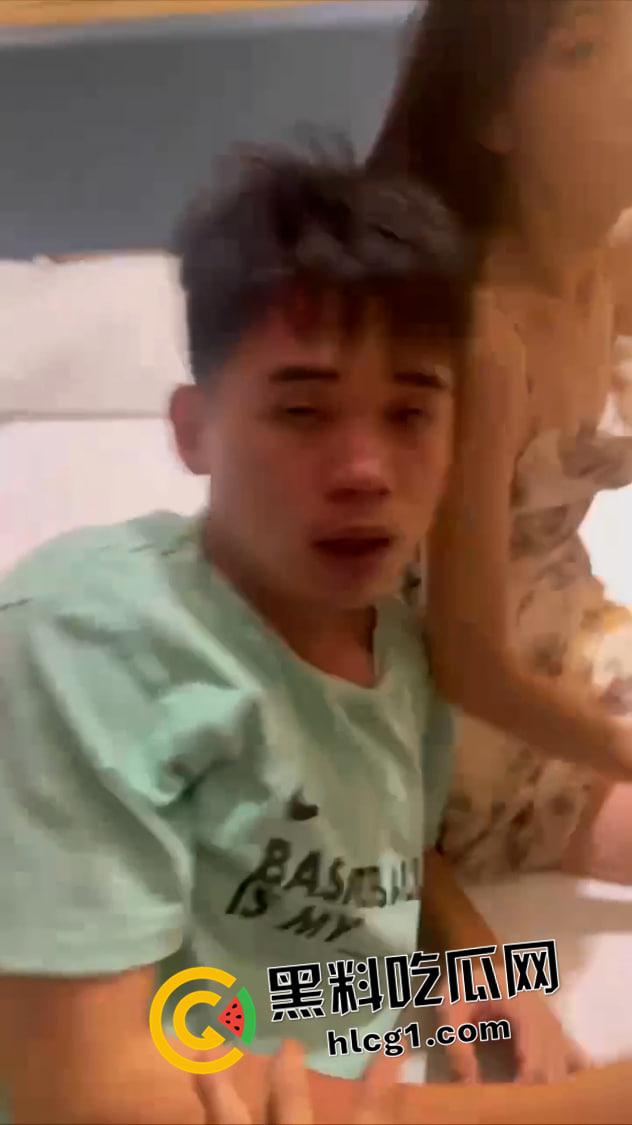 防城港大瓜！出轨小六岁小三被上门捉奸 打的头破血流还一脸不服  第6张