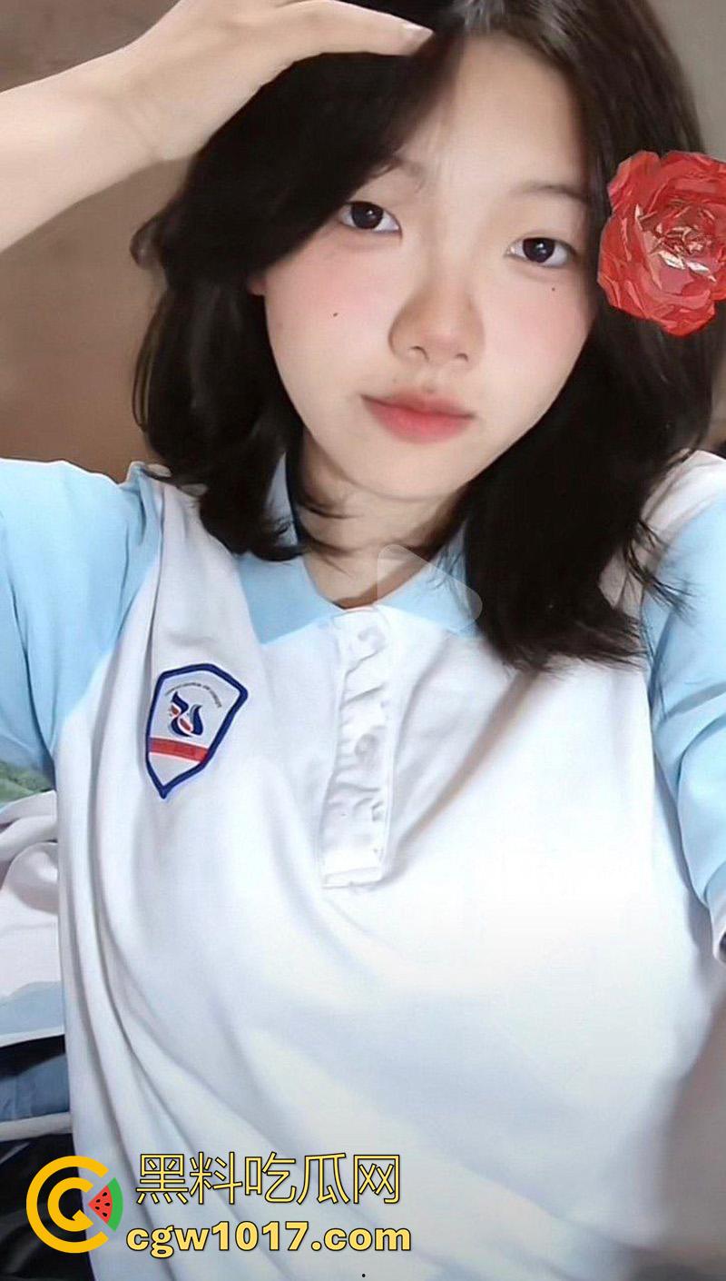 福州第十八中学，核弹巨乳学生妹，惯用网名【南笙】，跟网友裸聊视频被外泄，这豪横大奶堪称人间极品啊！  第1张