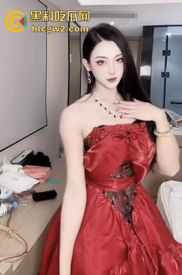 上海极品TS【潘雨辰】高挑火辣身材 绝美容颜加精湛口技 纤细美腿撩人骚动 比女人还会叫！慎入！  第1张