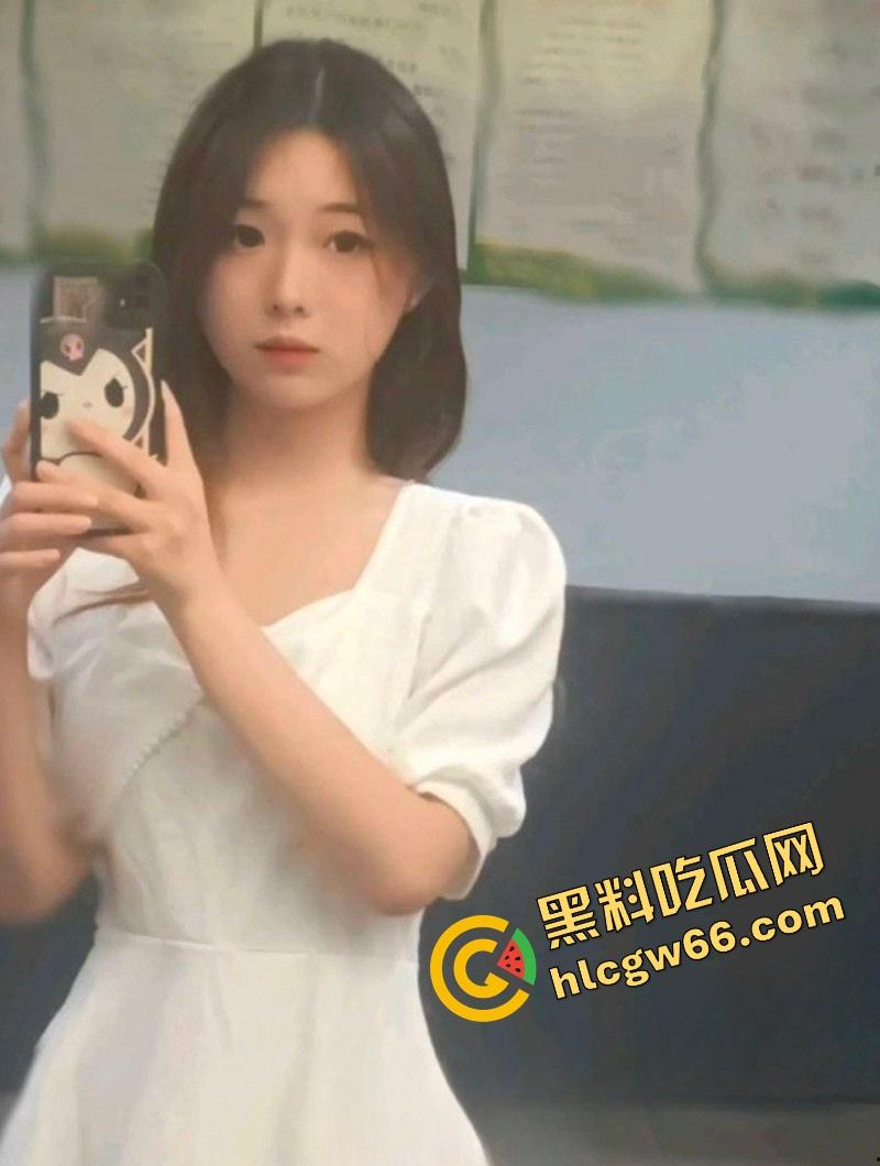 山东临沂大学巨乳学妹【徐婕】胸大无脑成炮友提款机，粉嫩紧穴夹到爆，手交挡精母狗命摆烂了！  第2张