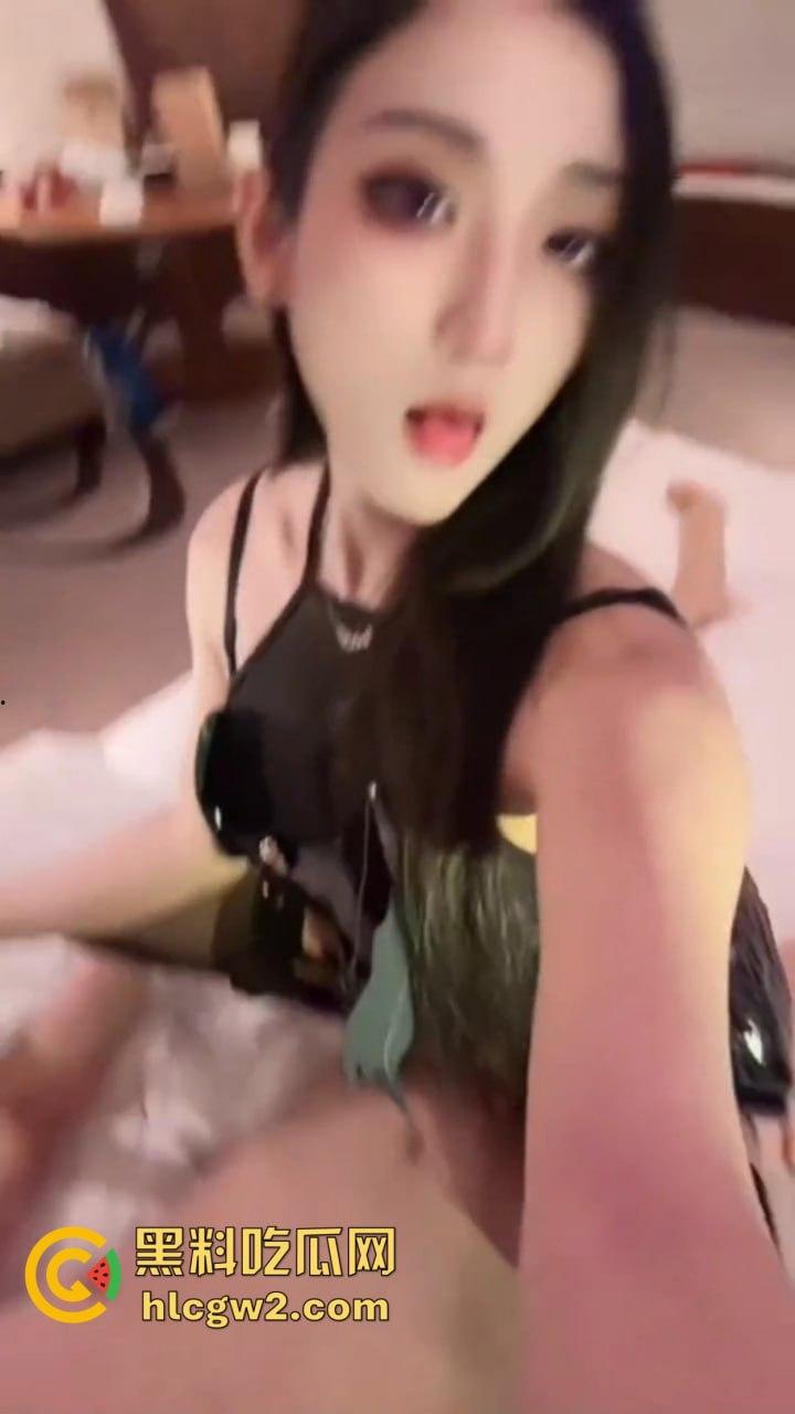 上海极品TS【潘雨辰】高挑火辣身材 绝美容颜加精湛口技 纤细美腿撩人骚动 比女人还会叫！慎入！  第9张