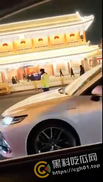 全网封禁！黑色轿车冲进中南海新华门事件原视频  第3张