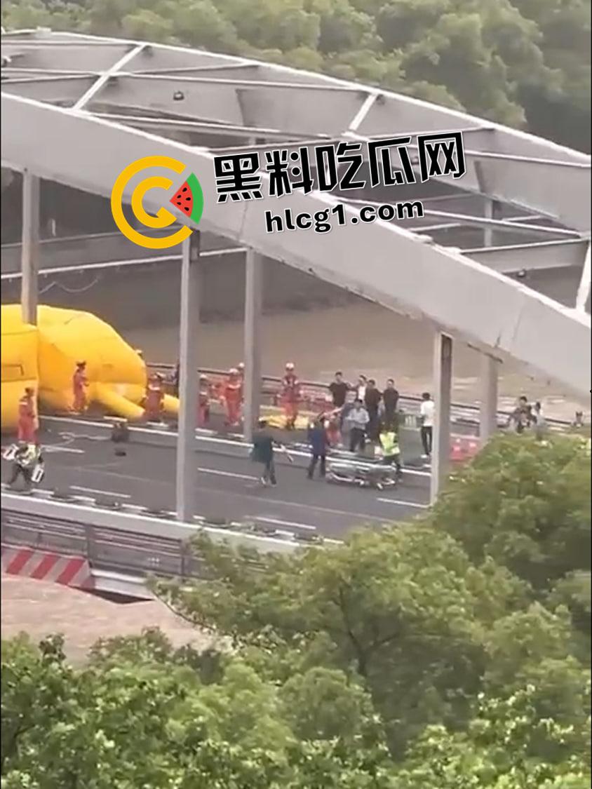 宁波女子轻生现场 老公沉迷女主播准备离婚 怀孕四个月寻死 现场视频 流出 有救生垫也摔不轻  第4张