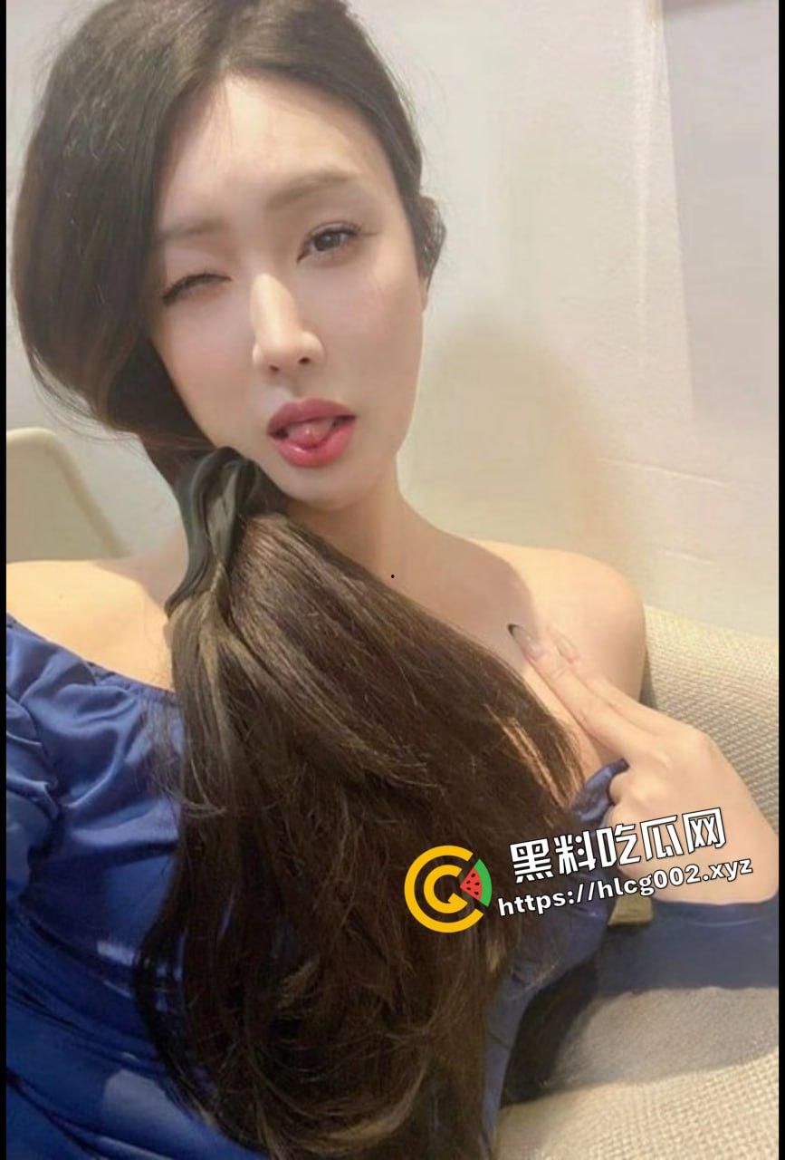 一米八性感大长腿骚逼御姐『ts米粒姐姐』手握17cm仙女棒可攻可守！发骚做爱视频合集流出！  第2张