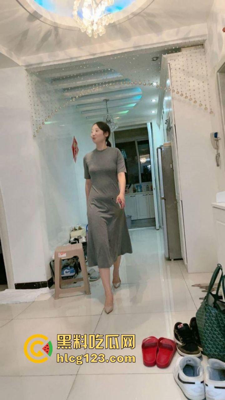 江苏人妻骚母狗苗慧慧，反差婊被爆出绿老公成马，情趣制服全是给别的男人穿！  第8张