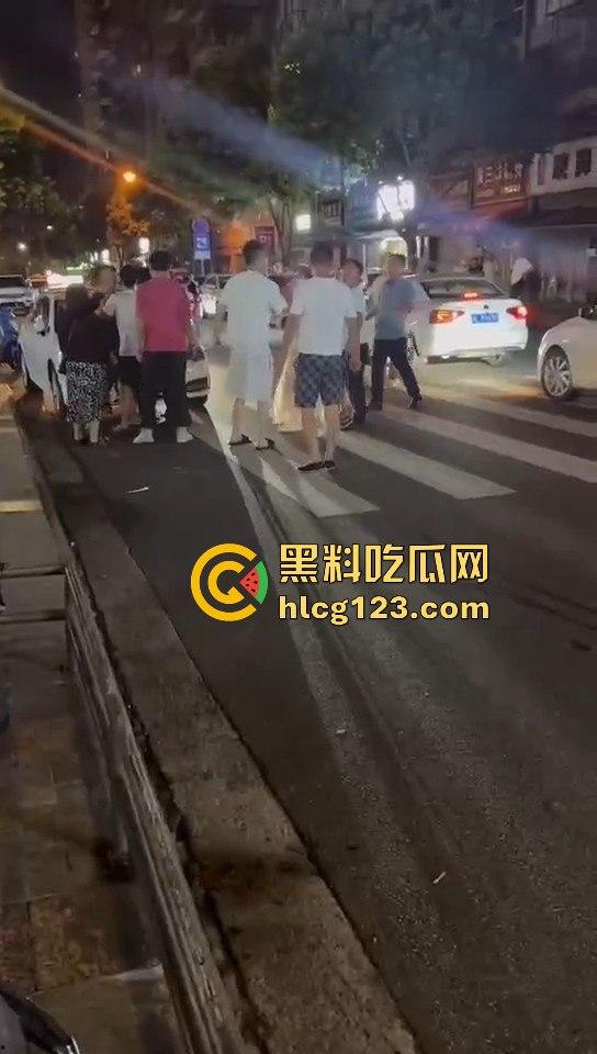 太原佳乐迪昨晚变命案现场！胖子钢棍砸人太阳穴，豪横劲一散瞬间懵了！  第6张