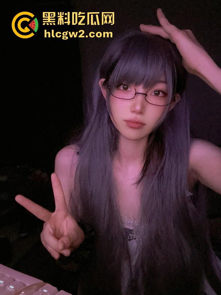 高颜值少女【罗雨薇】精致五官迷人身材，粉嫩胴体散发无尽诱惑，青春气息令人无法抗拒 独家爆料！  第1张