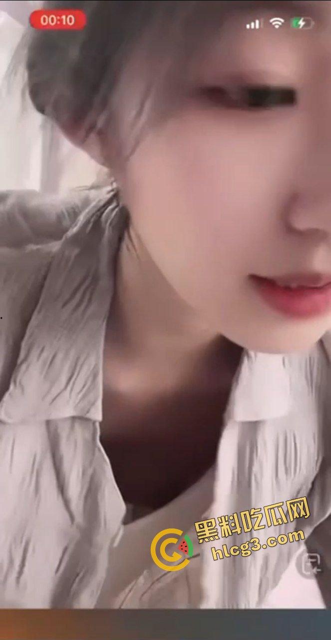 抖音快手女主播 露奶走光大合集！是故意还是不小心 奶头风格不一 绝对劲爆！  第3张