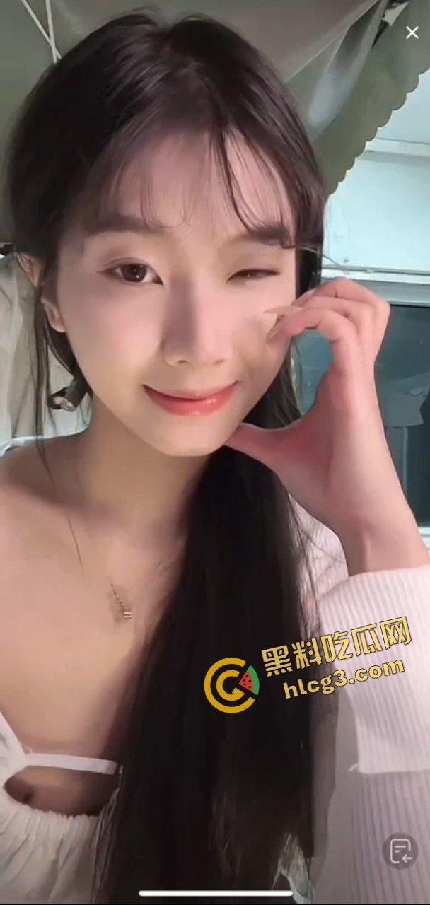 抖音快手女主播 露奶走光大合集！是故意还是不小心 奶头风格不一 绝对劲爆！  第7张