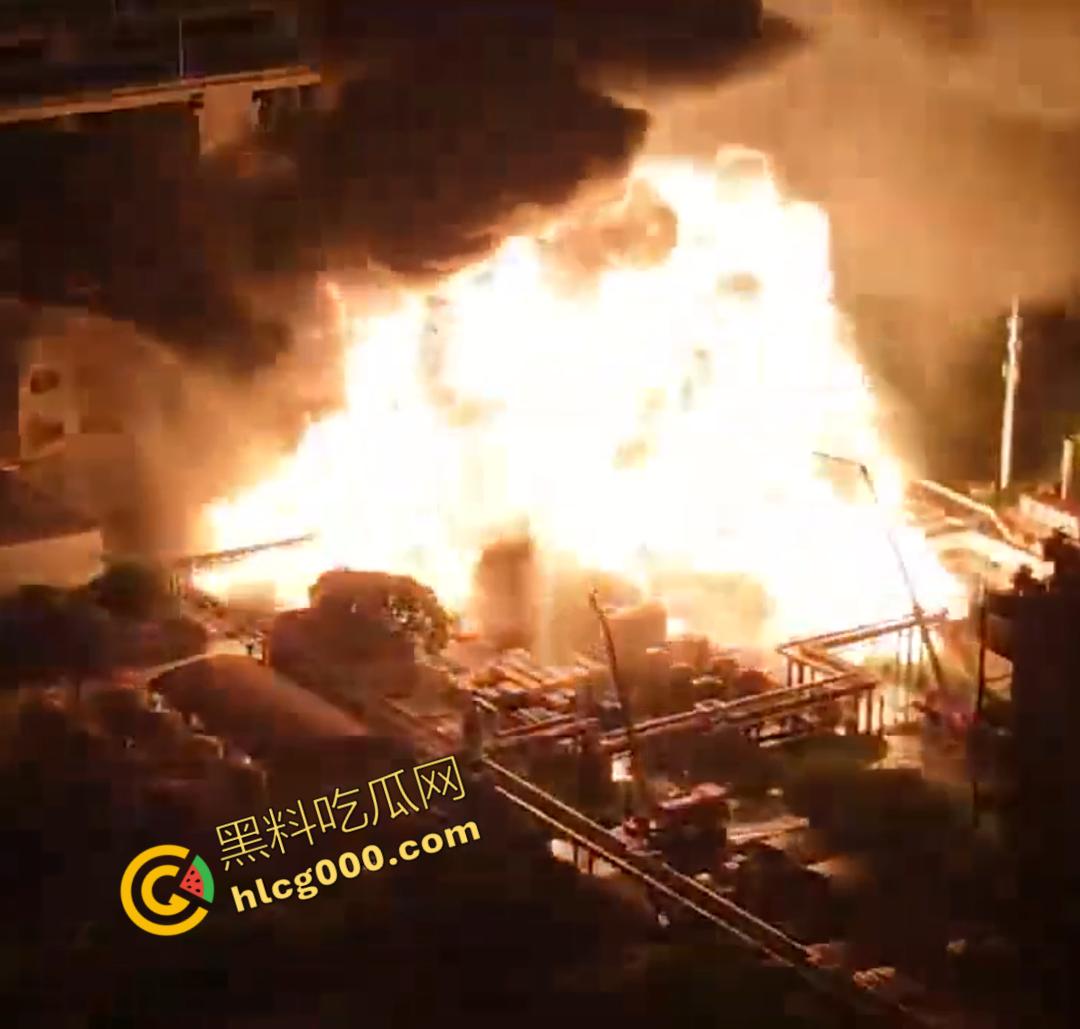 厦门海沧区发生重大火灾！从白天烧到晚上，画面震憾堪比导弹爆炸，蘑菇云不断冒出，惹得人心惶惶  第5张