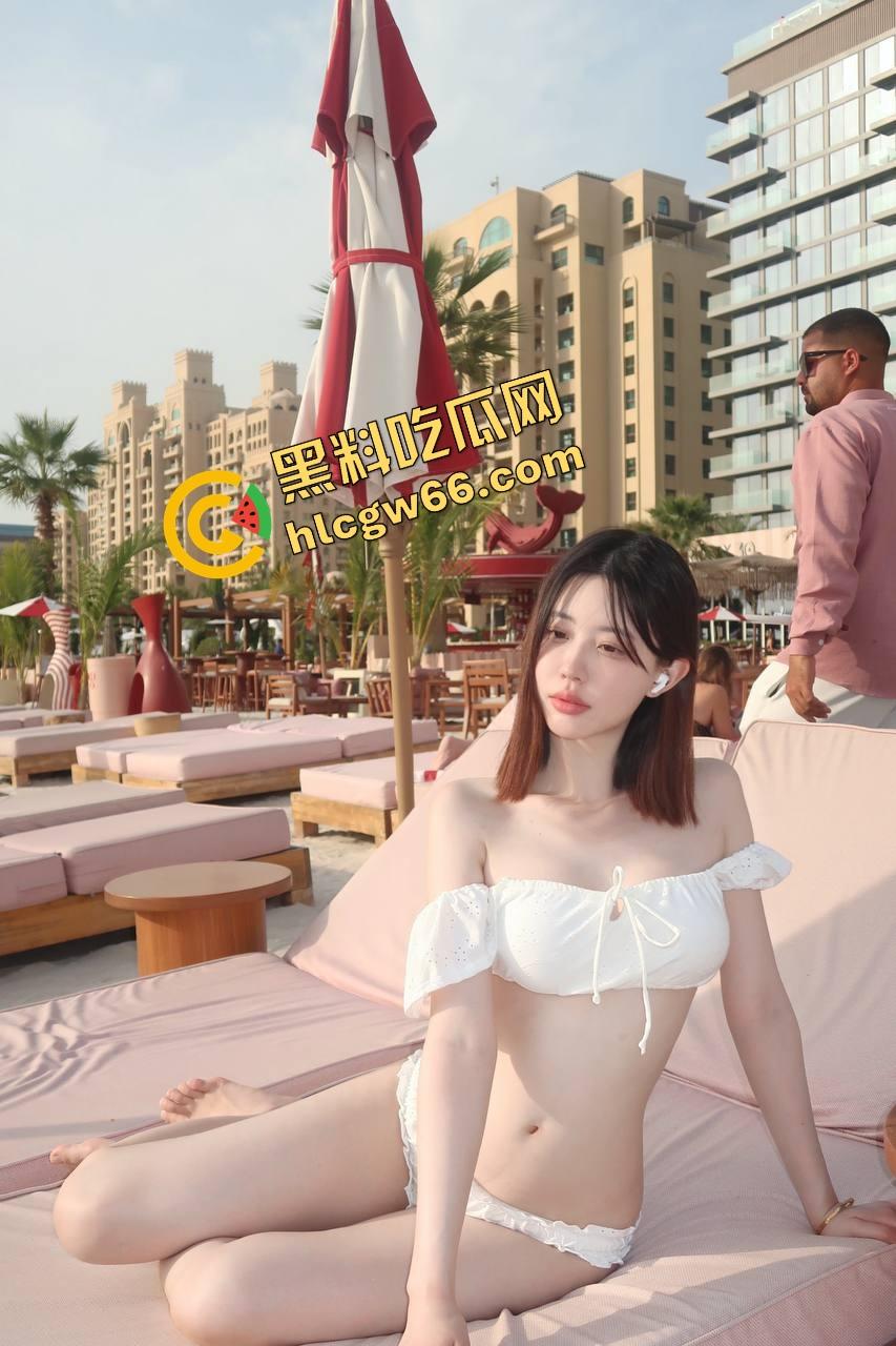 KTV艳遇升级为连环爆操，富哥点了个公主开口惊艳，半首歌还没唱完就自己跪下吃鸡！  第4张