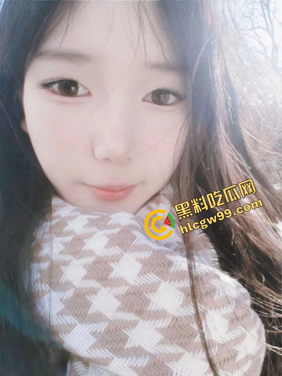 抖音清纯反差骚女大『HelloJia』玉哥帮上王者1800，足交肉偿伺候玉哥暴力后入输出！独家曝光流出！  第3张