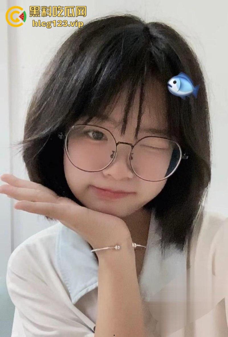 瓜友投稿！调教清纯短发高中生【李嘉琪】浴室淫荡裸聊 全程自慰抽插美腿翘起诱惑无限！  第8张