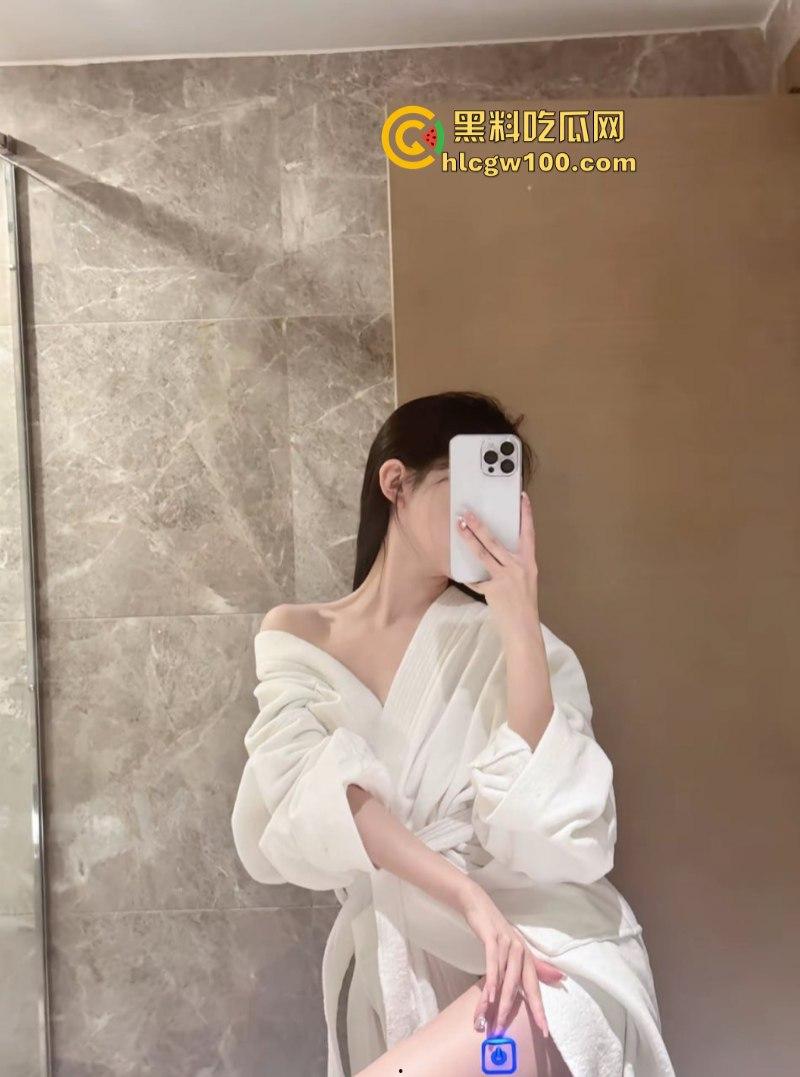 高颜值女大学生【牛奶可可】 外表斯文乖巧JK妹私底下却是骚浪母狗约炮 各种户外露出视频被曝光  第12张