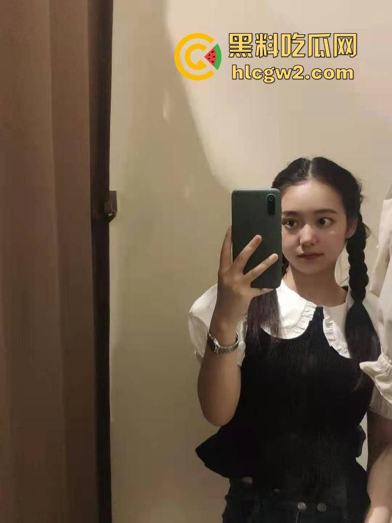 长沙理工学妹【钟语嫣】露脸自拍流出，清纯外表掩不住闷骚榨汁机，后入翘臀爽到爆！  第2张