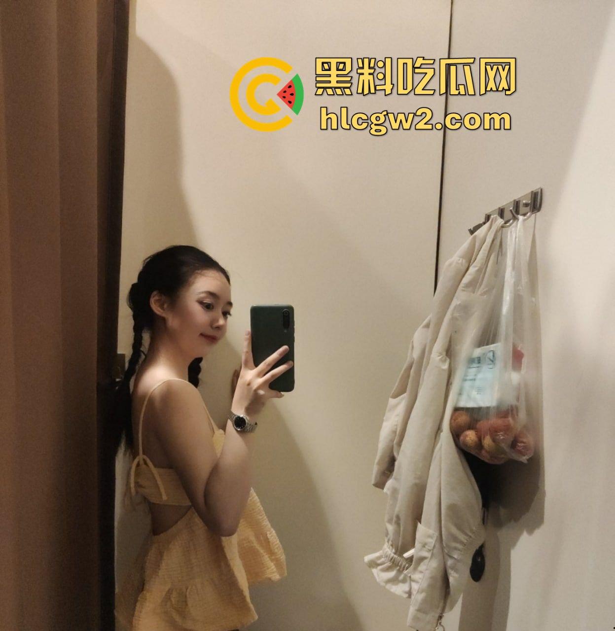 长沙理工学妹【钟语嫣】露脸自拍流出，清纯外表掩不住闷骚榨汁机，后入翘臀爽到爆！  第5张