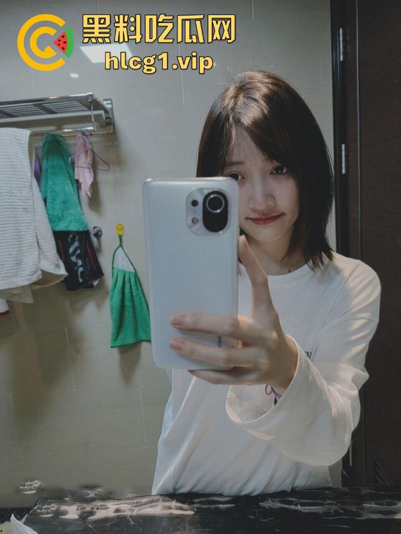 杭州海“龟”【潘玲玲】受眼镜男指导进军直播业 旁边还有打光的  第7张