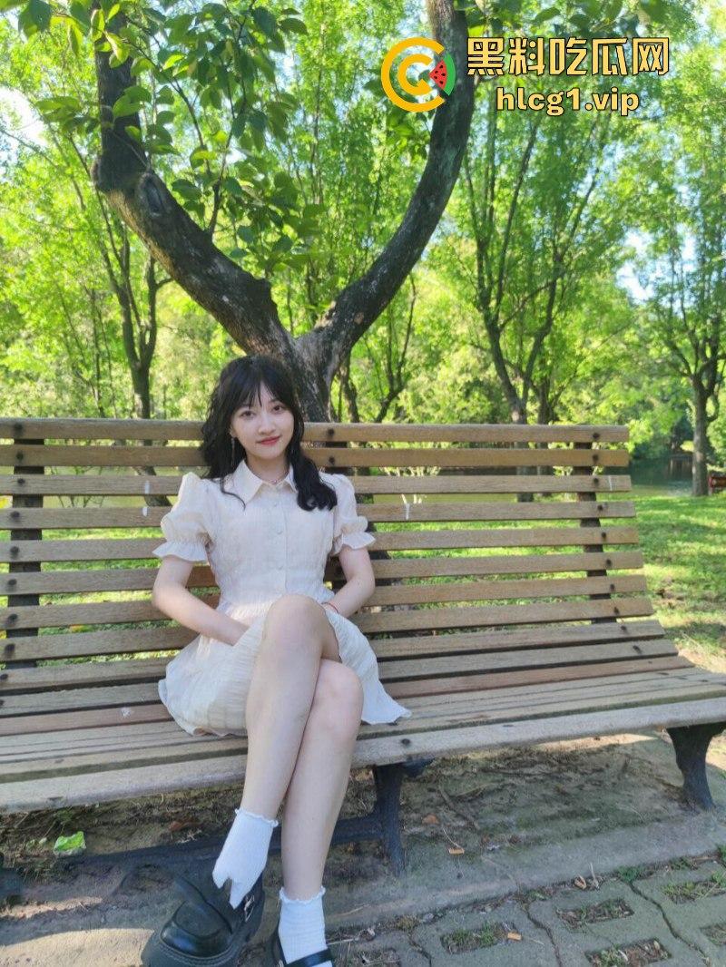 杭州海“龟”【潘玲玲】受眼镜男指导进军直播业 旁边还有打光的  第12张