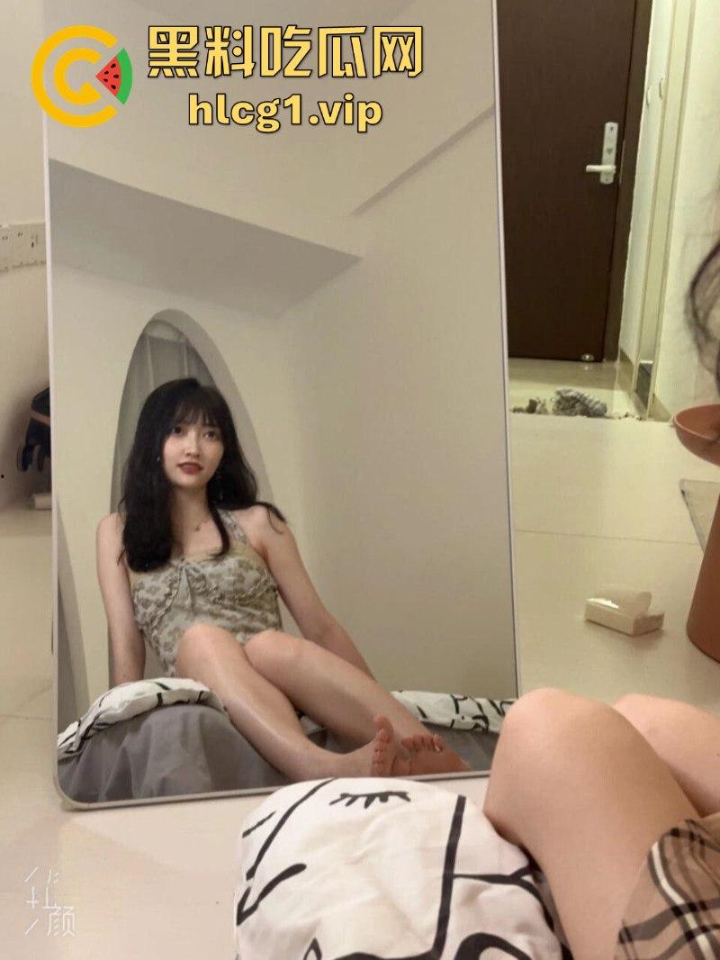 杭州海“龟”【潘玲玲】受眼镜男指导进军直播业 旁边还有打光的  第13张