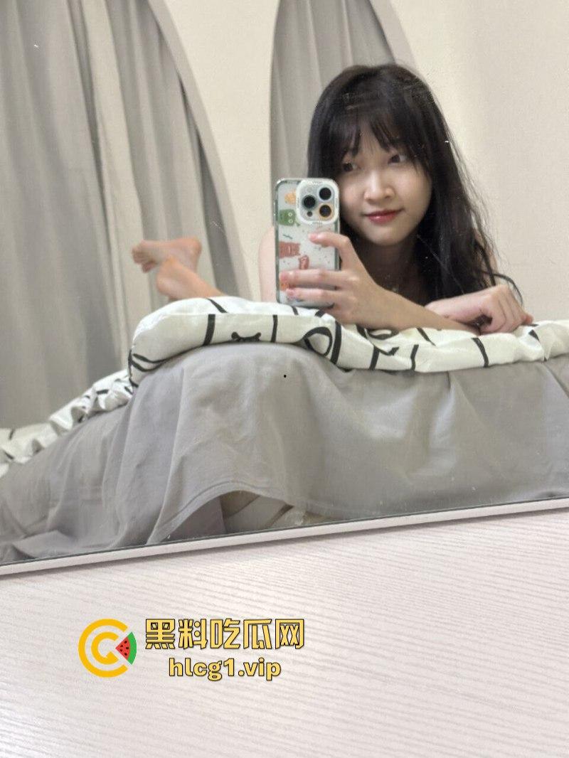 杭州海“龟”【潘玲玲】受眼镜男指导进军直播业 旁边还有打光的  第15张