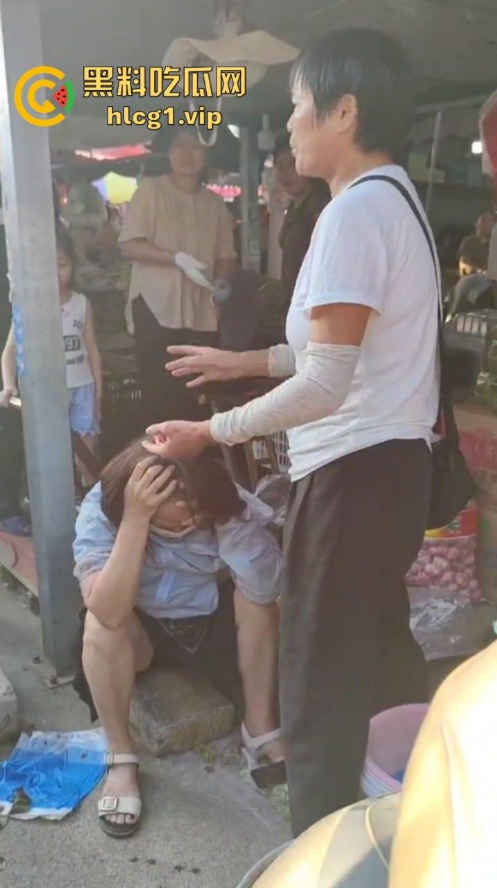 女子为在商贩摊上多吃几颗阳光玫瑰 竟拿剪刀捅人！  第5张