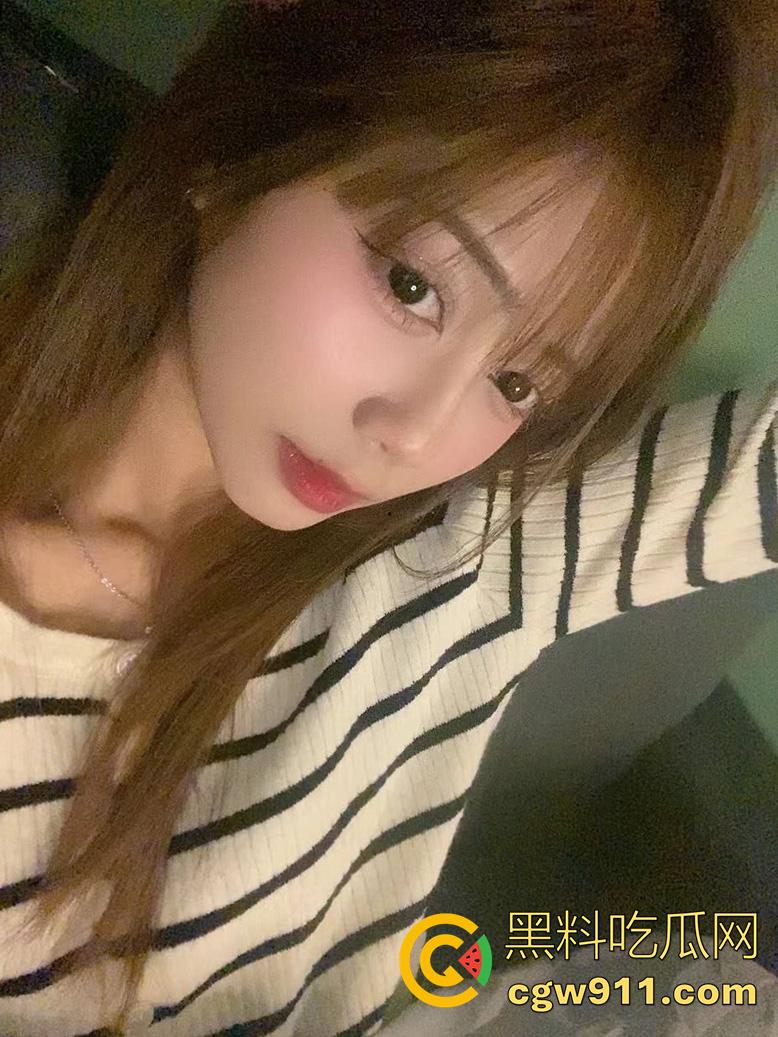 青岛电影学院女神【张曼曼】，五官精致女大学生，表面女神私下反差，被富二代包养酒店各种姿势爆插！  第3张