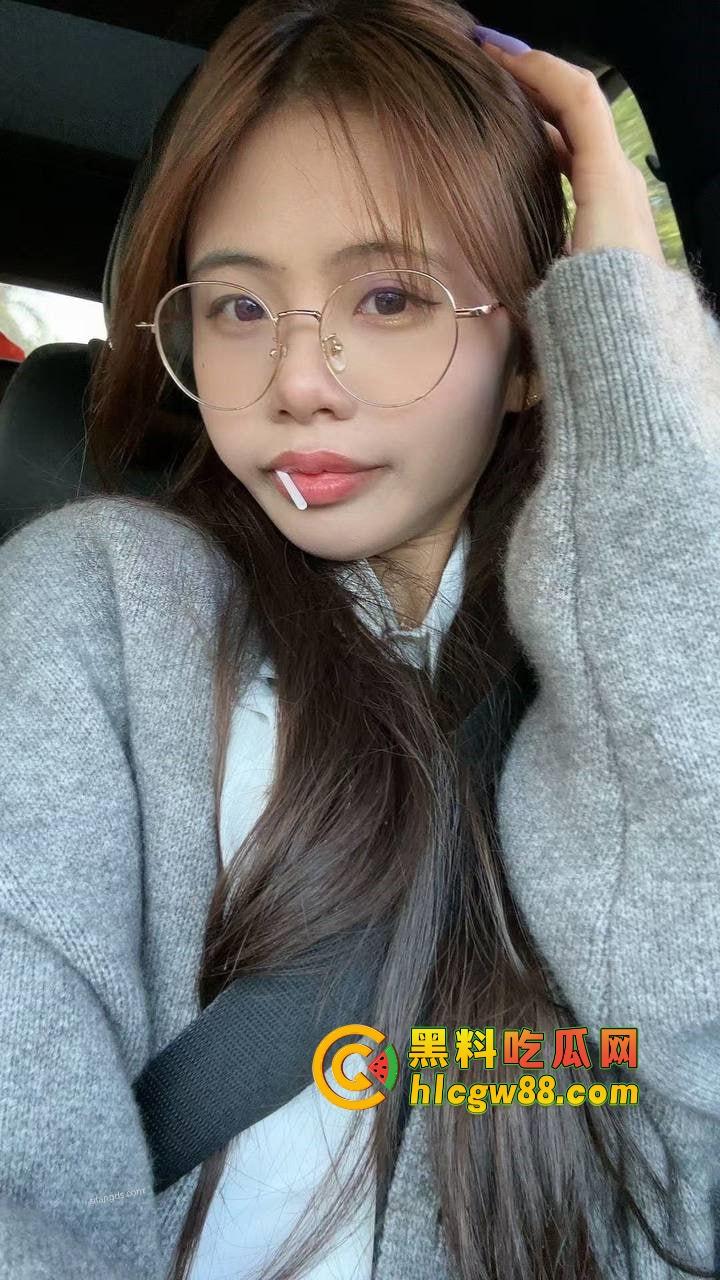 厦门酒吧气氛组极品眼镜骚婊『兰芊芊』酒吧10瓶皇家礼炮带走，制服丝袜被操高潮了主动求拍！  第13张