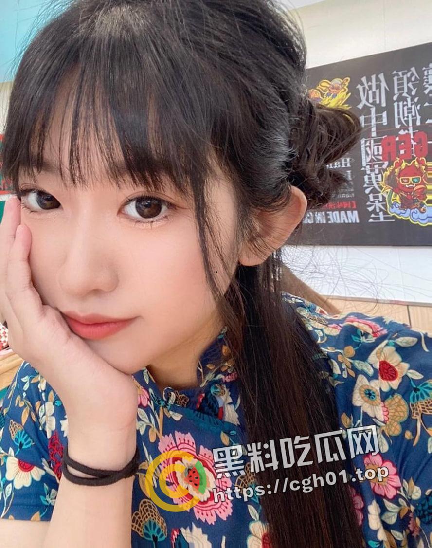 大一学妹爱吃鸡 可爱风小母狗喜欢吃鸡胜过操逼 反手摁过来拉着头发爆操  第2张