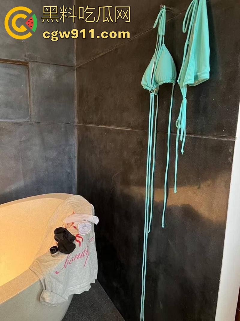 青岛电影学院女神【张曼曼】，五官精致女大学生，表面女神私下反差，被富二代包养酒店各种姿势爆插！  第6张