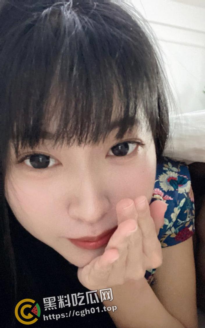 大一学妹爱吃鸡 可爱风小母狗喜欢吃鸡胜过操逼 反手摁过来拉着头发爆操  第4张