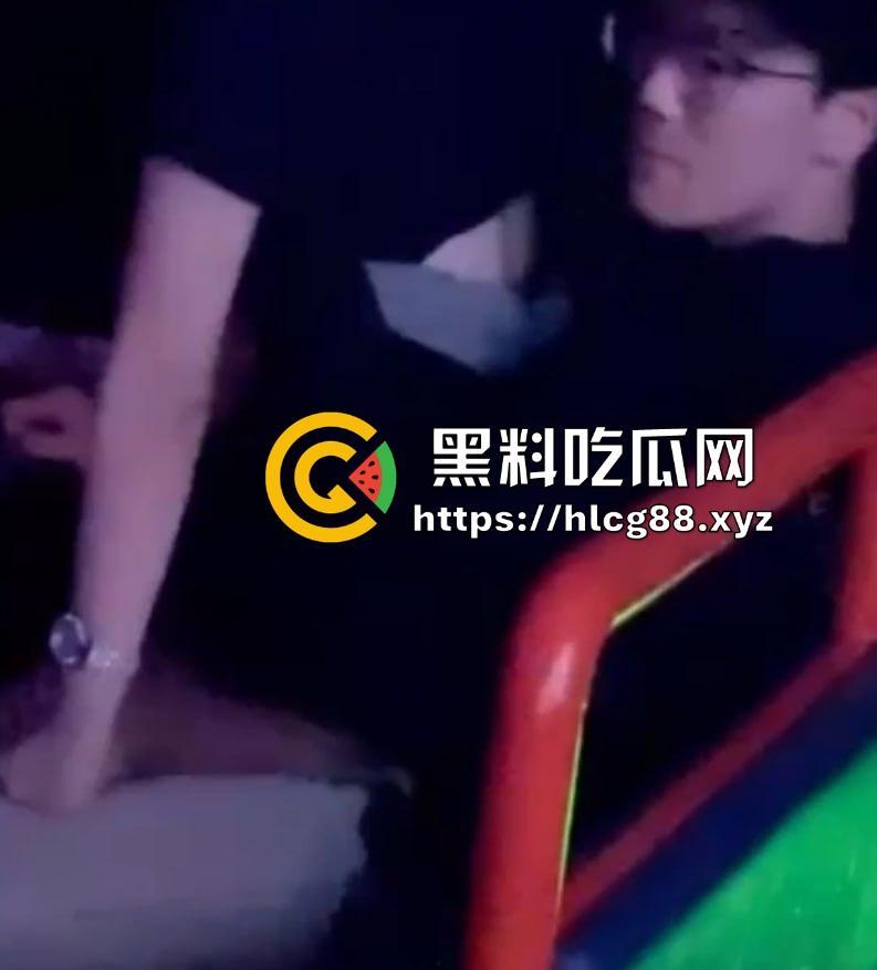 辽油三高『王庸昊』盘锦布车酒吧操白丝女，被隔壁捉偷拍，微信群疯传！  第4张