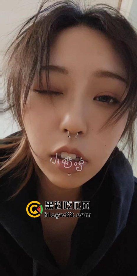 天津白先生的母狗训练营，清纯大学妹一步步被驯成骚浪性奴，鼻钉吃精内射全服从，彻底沦为主人的性奴！  第4张