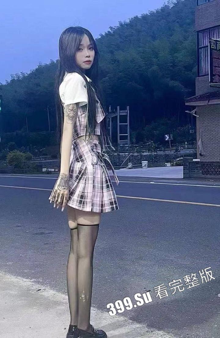 小仙女骑摩托又遭重，很快被网友通过纹身找出网上擦边照  第6张