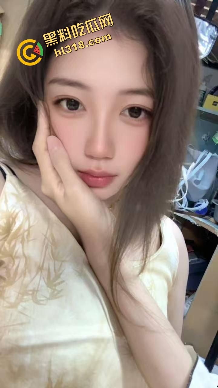 带嫂子酒吧喝嗨了，回全季酒店把她操到眼泪直流，微醺状态深喉插到口爆吞精，真的是好吃不过饺子！  第4张