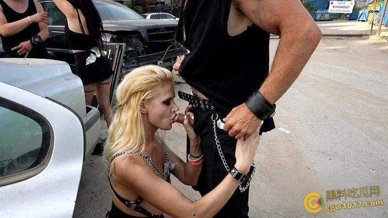 捷克变态家庭重口新篇，Damien淫乱音乐节淫乱狂欢，多人轮奸围观肉便器，BDSM鞭打喝尿各种调教玩弄 ！  第1张