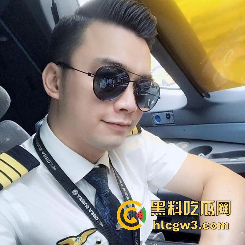 越南航空副机长性爱丑闻曝光 与白虎模特女友 『AuHaMy 』激情片流出 高潮叫声比飞机起飞还响！  第2张