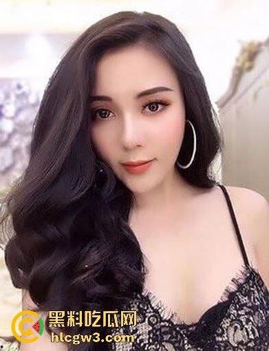 越南航空副机长性爱丑闻曝光 与白虎模特女友 『AuHaMy 』激情片流出 高潮叫声比飞机起飞还响！  第4张