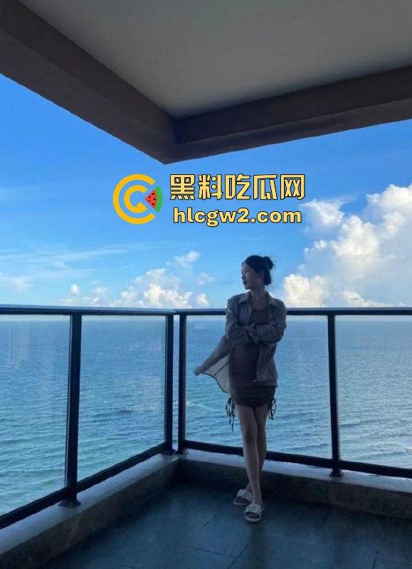 天津『尤倩雯』户外大尺度露出 被金主爸爸调教成骚浪贱货，后入爆干呻吟不断，露出游戏玩到极致！  第3张