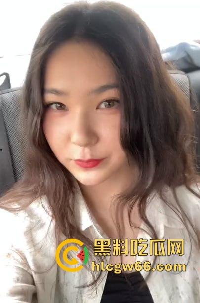 美女主播勾引精神小伙户外打炮 精致的小脸蛋被浓精颜射一脸后还强势后入！  第1张